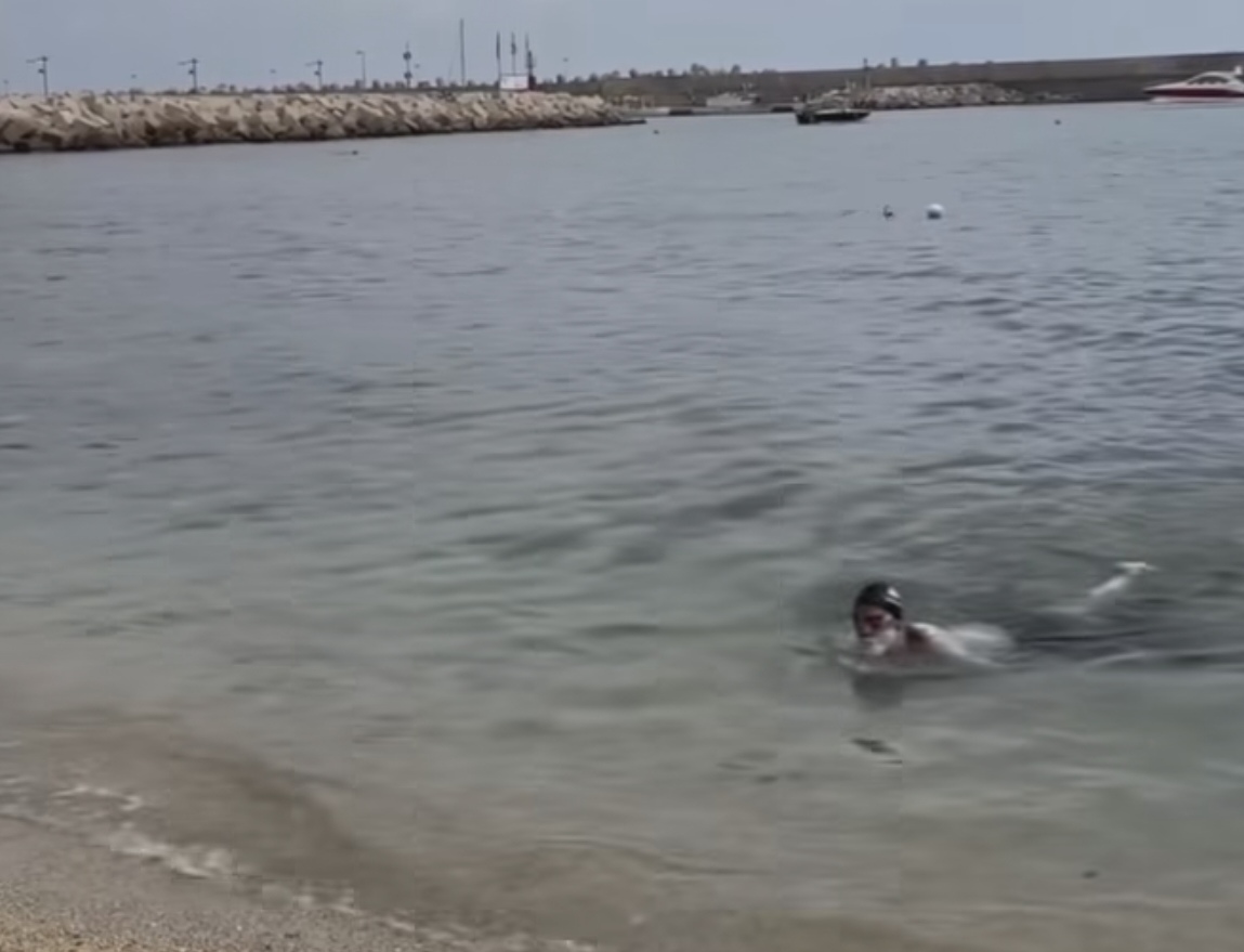 impresa senza precedenti grecia italia a nuoto 31 ore e 50 minuti arrivo a santa maria di leuca spyros chrysikopoulos da Noinotizie.it impresa senza precedenti grecia italia a nuoto 31 ore e 50 minuti arrivo a santa maria di leuca spyros chrysikopoulos