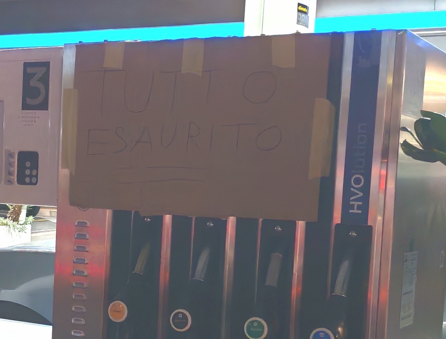 carburanti la situazione in puglia 232 ancora questa rimossi i blocchi alla raffineria enzo c 232 bisogno di tempo per il trasporto ai distributori da Noinotizie.it carburanti la situazione in puglia 232 ancora questa rimossi i blocchi alla raffineria enzo c 232 bisogno di tempo per il trasporto ai distributori