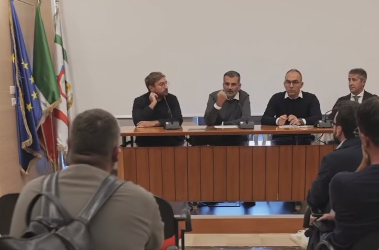 protesta incontro autotrasportatori decaro domani quello con il ministro il presidente della regione puglia grazie per la civilt224 e la dignit224 da Noinotizie.it protesta incontro autotrasportatori decaro domani quello con il ministro il presidente della regione puglia grazie per la civilt224 e la dignit224