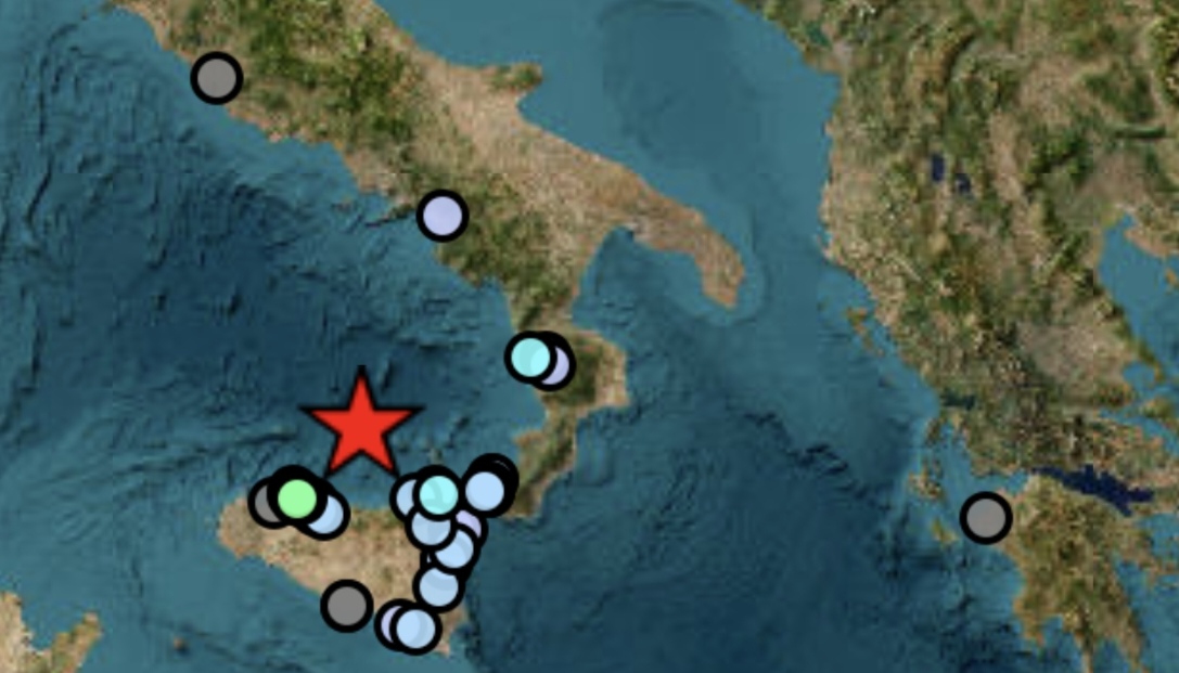 terremoto di magnitudo 55 al largo della sicilia e sciame sismico allerta tsunami nel primo pomeriggio